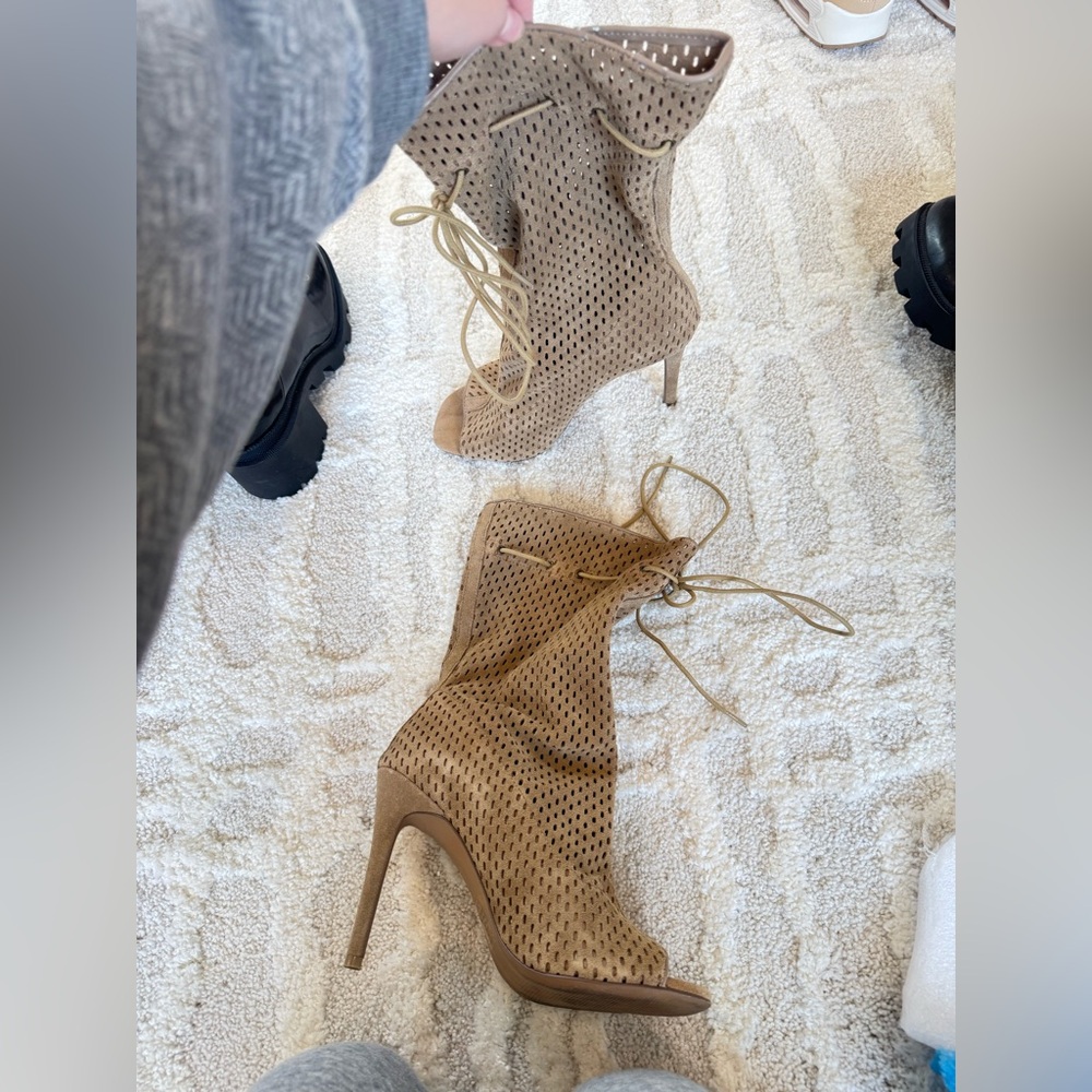 STEVE MADDEN perforated bootie